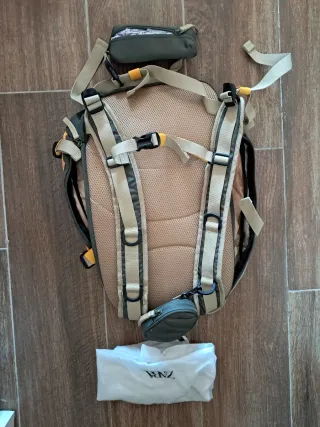 Mochila Zara verde y amarilla nueva