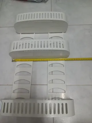 Estantería de baño blanca