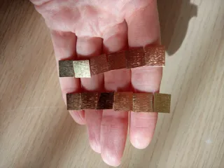 Pendientes largos dorados