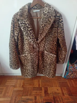 Abrigo pelo estampado tigre talla única