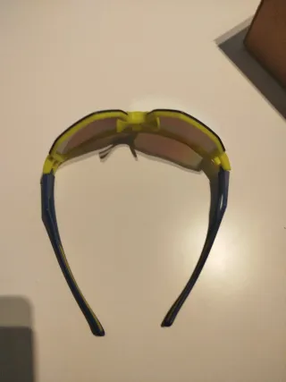 Gafas de sol deportivas multicolor y amarillas