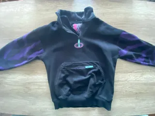 Sudadera Grimey Negra y Morada