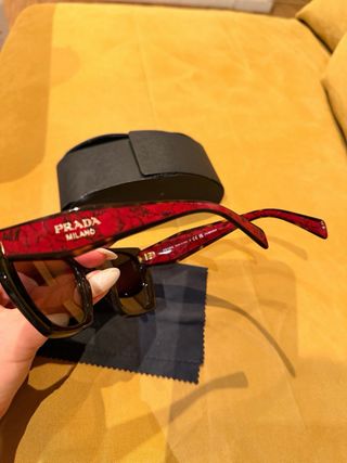 Gafas de sol Prada Milano Rojas y marron