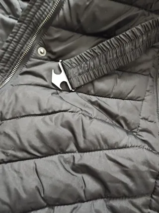 Abrigo premamá negro.hm