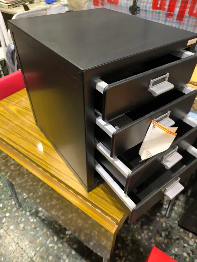 Cajonera metálica negra 4 cajones