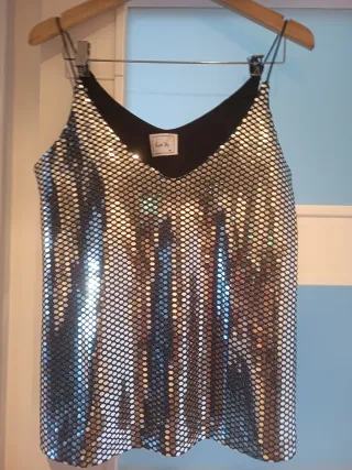 Tirantes de lentejuelas plateadas