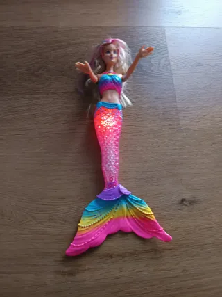 Muñeca Barbie Sirena con Luces