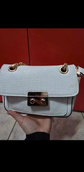 Borsetta bianca e oro