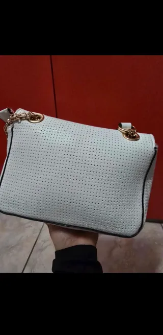Borsetta bianca e oro
