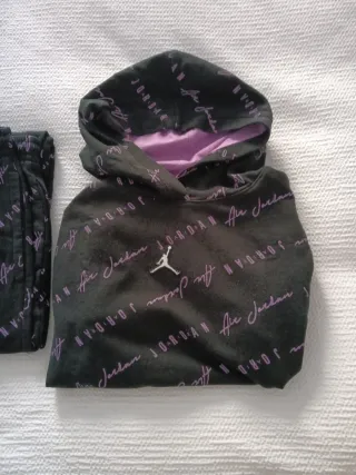 Conjunto Jordan Sudadera y Pantalón. T 14-15 años