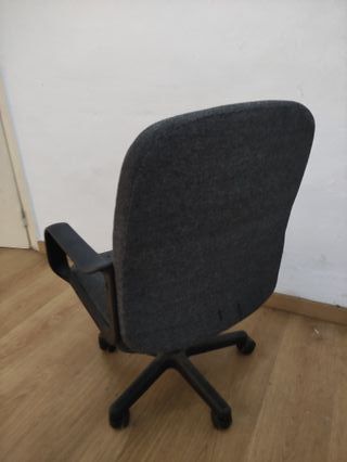 Silla de oficina con ruedas