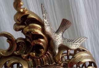 Reloj de sobremesa dorado antiguo