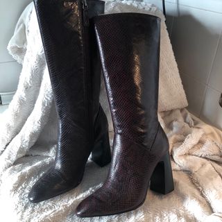 Botas altas efecto piel serpiente