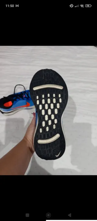 Zapatillas Nike Azules y Naranja