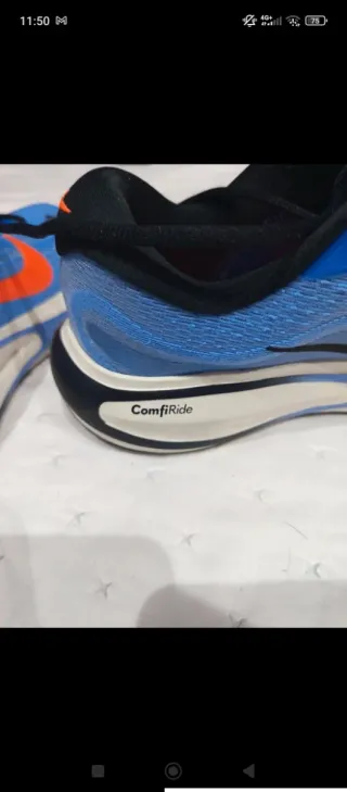 Zapatillas Nike Azules y Naranja