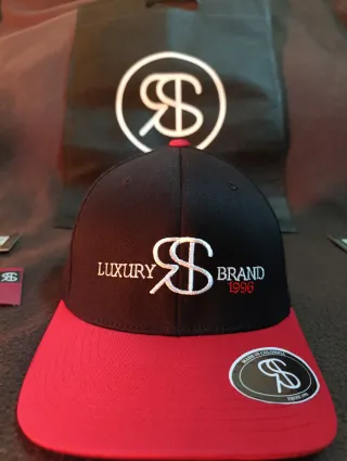Gorra SR Lujo Negra y Blanca,