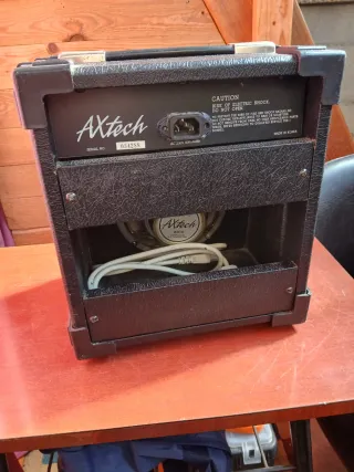 Amplificador Axtech VM 106 Guitarra 15W