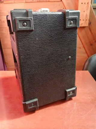 Amplificador Axtech VM 106 Guitarra 15W