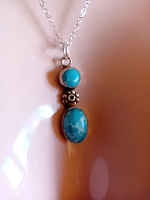 Collana placcata argento con pietre turchesi