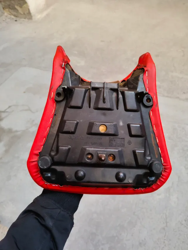 Sella Pilota Aprilia RS 125 06-14