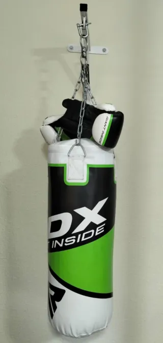 Saco de boxeo RDX + guantes. Para niños