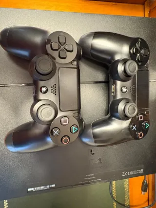 PS4 Fat + 2 mandos + 10 juegos