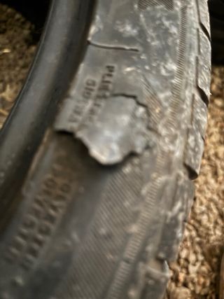 Se vende 2 neumaticos para llanta 18