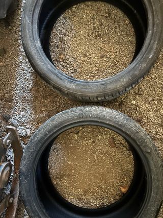 Se vende 2 neumaticos para llanta 18