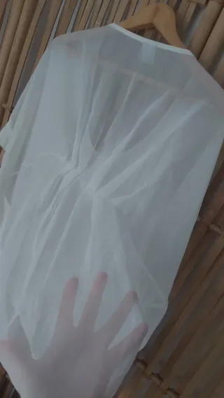 Top blanco tela trasera trasparente traslucida