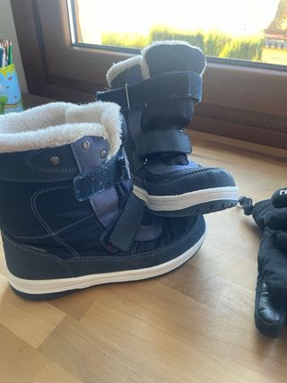 Botas nieve niño 35 y guantes 8-9 años