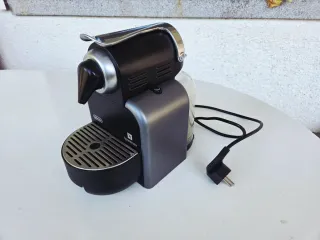 Cafetera Nespresso DeLonghi