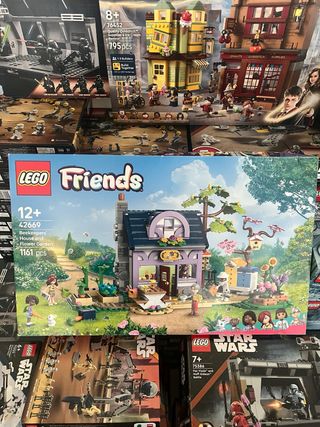 LEGO Friends 42669 Casa y Jardín de la Apicultora