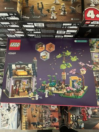 LEGO Friends 42669 Casa y Jardín de la Apicultora