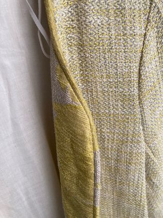 Abrigo Zara verano dorado y amarillo