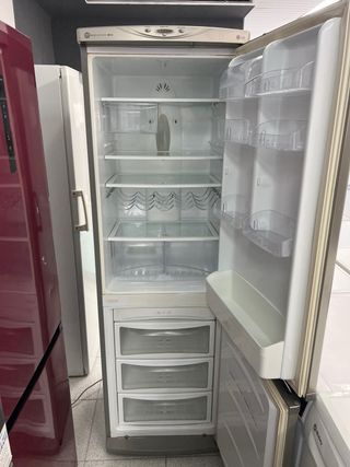 Nevera LG No Frost 1,88m x 60cm