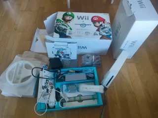 Nintendo Wii + Mario Kart Wii