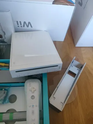 Nintendo Wii + Mario Kart Wii