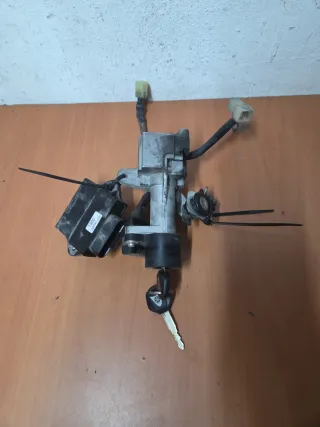 Cerradura y Centralita Yamaha Xmax 400 (2014)