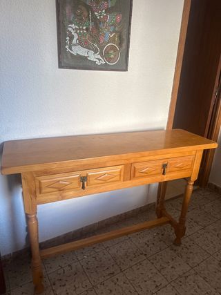 Mueble recibidor de madera. Recogida en mano.