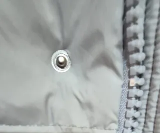 Abrigo corto Moncler gris claro