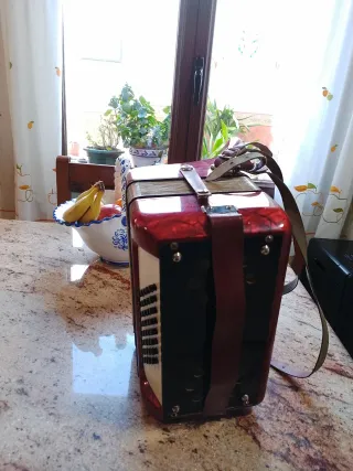 Acordeón Hohner Rojo 1960 student