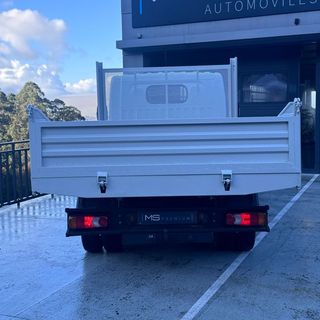 Nissan Cabstar NT400 2018 Volquete Doble Rueda