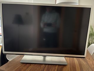 TV Philips 40 Pulgadas plateada