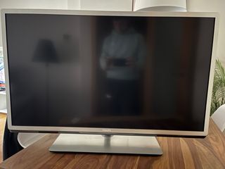 TV Philips 40 Pulgadas plateada