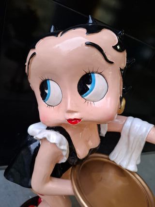 Figura vintage Betty Boop Camarera con bandeja.