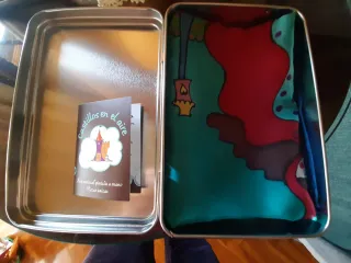 Pañuelo seda pintado a mano Little Red Riding Hood