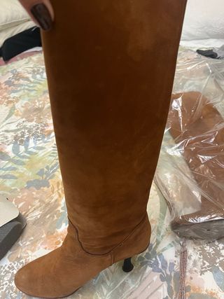 Botas de tacón marrón