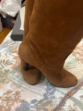 Botas de tacón marrón