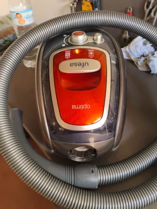 Aspirador Ufesa Optima