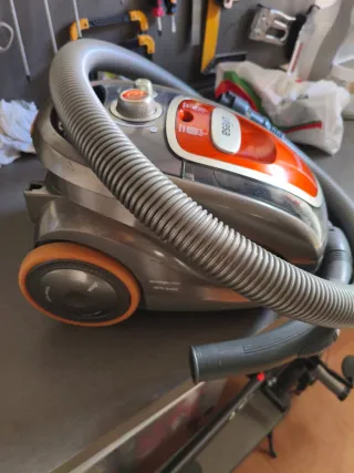 Aspirador Ufesa Optima